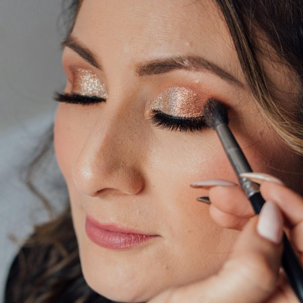 Is Makeup Bad for Your Skin? What Happens If You Wear It Every Day